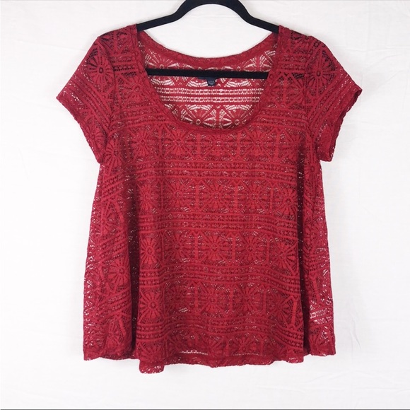 American Eagle Outfitters Tops - American Eagle Floral Lace Style Crop Top | Red | Size Medium